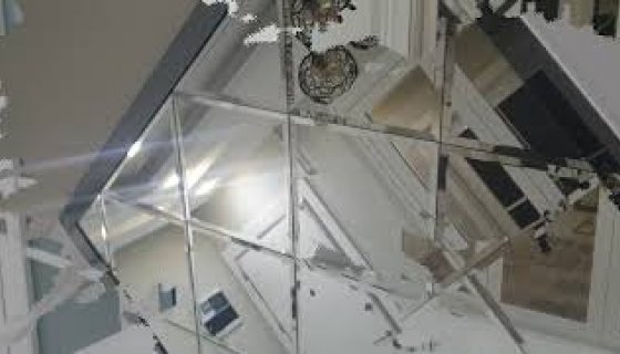 Gold Kaplama Piramit Dresuarımız ve Baklava Kesim Ayna Modelimiz